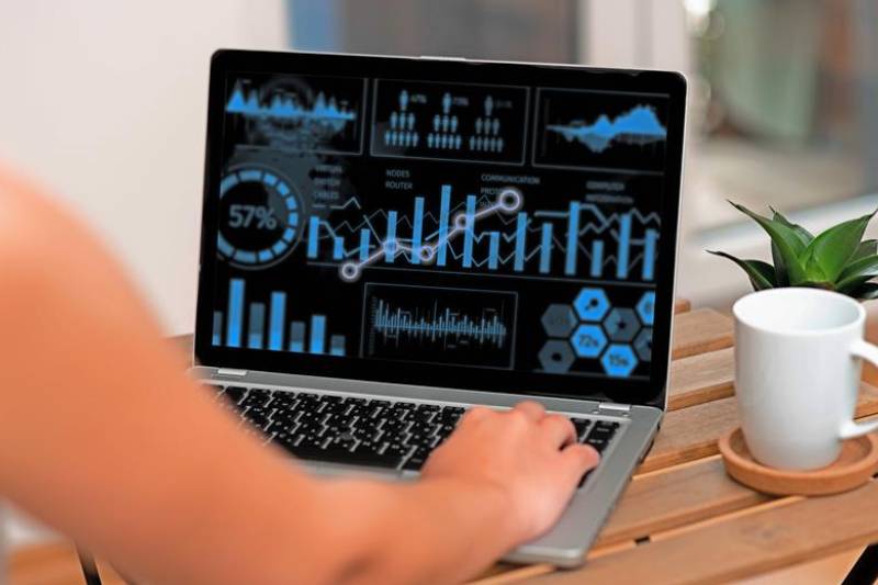 The Bridge Between Creativity and Data Is a Digital Marketing Academy