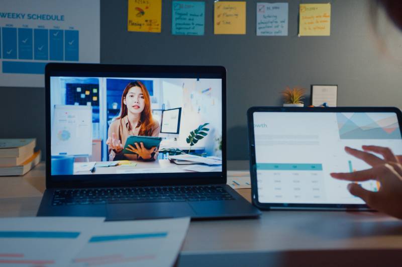 Why Performance Marketing Demands Performance Learning – Not Just Video Lessons
